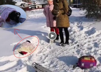 She laid under snowing, with both eyes rotten due to heartless people waiting for help!
