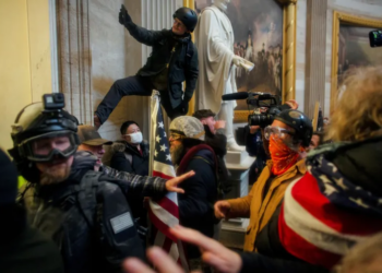 Former FBI agent charged in US Capitol attack