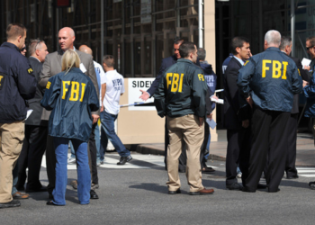 FBI to monitor online chats in real-time