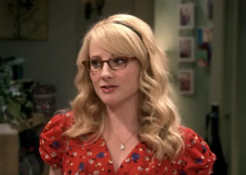 That Time Melissa Rauch Accidentally ‘Totally Exposed’ Herself In Front Of The Big Bang Theory Crew During Major Filming Gaffe